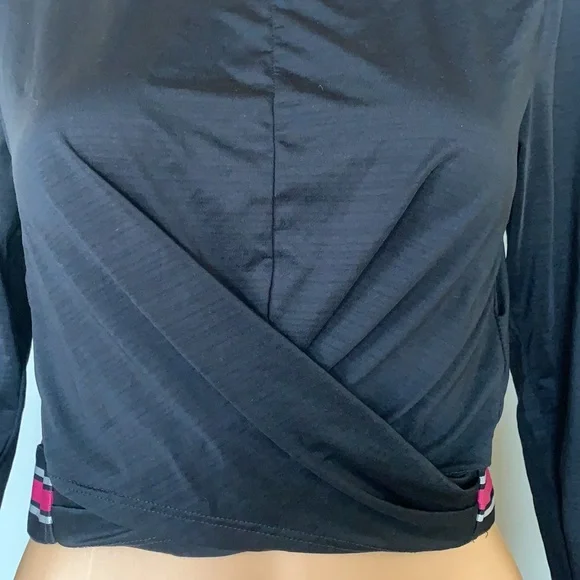 Fabletics crop top - Picture 2 of 6